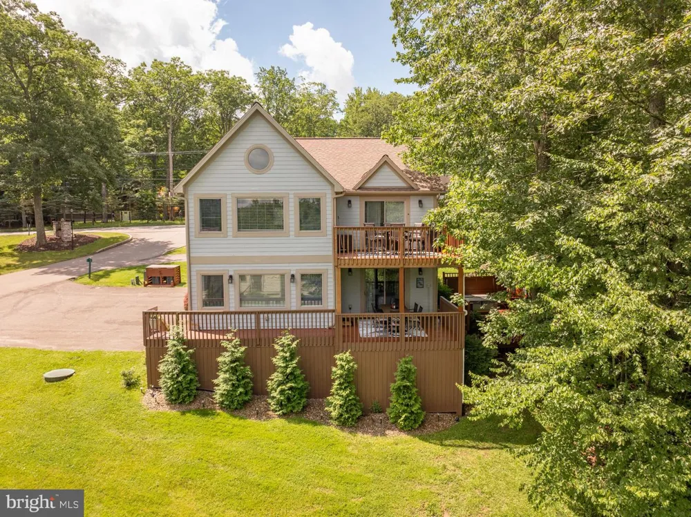 25 SILVER TREE LANE Oakland, MD 21550
