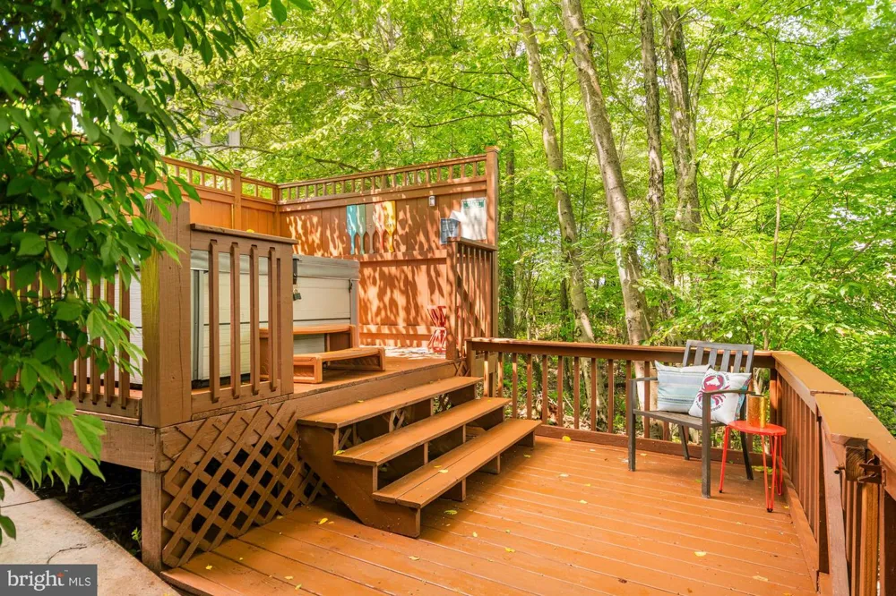 25 SILVER TREE LANE Oakland, MD 21550