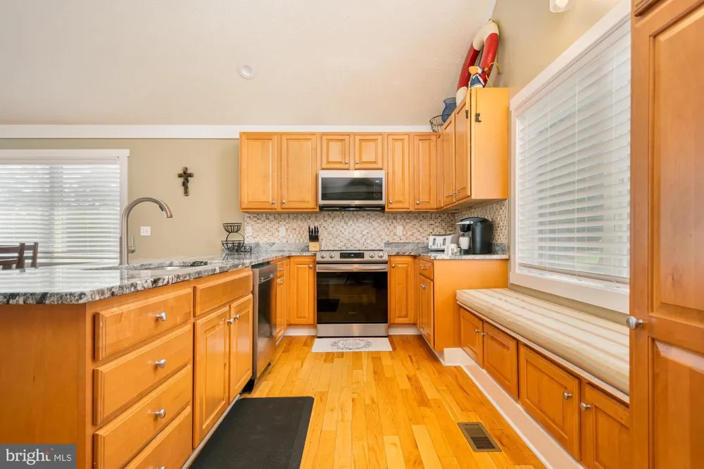 25 SILVER TREE LANE Oakland, MD 21550