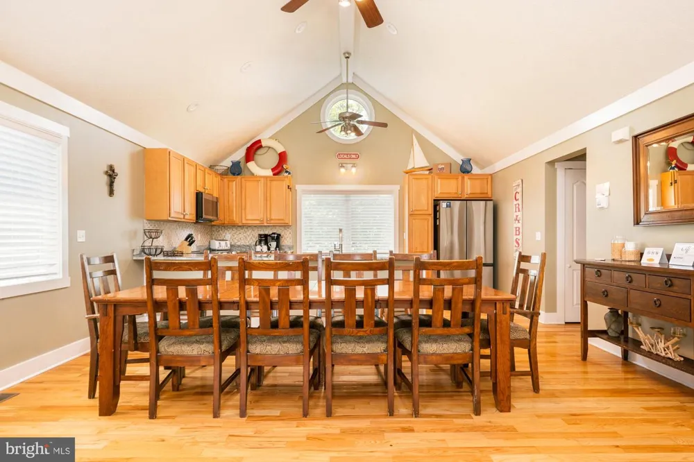 25 SILVER TREE LANE Oakland, MD 21550
