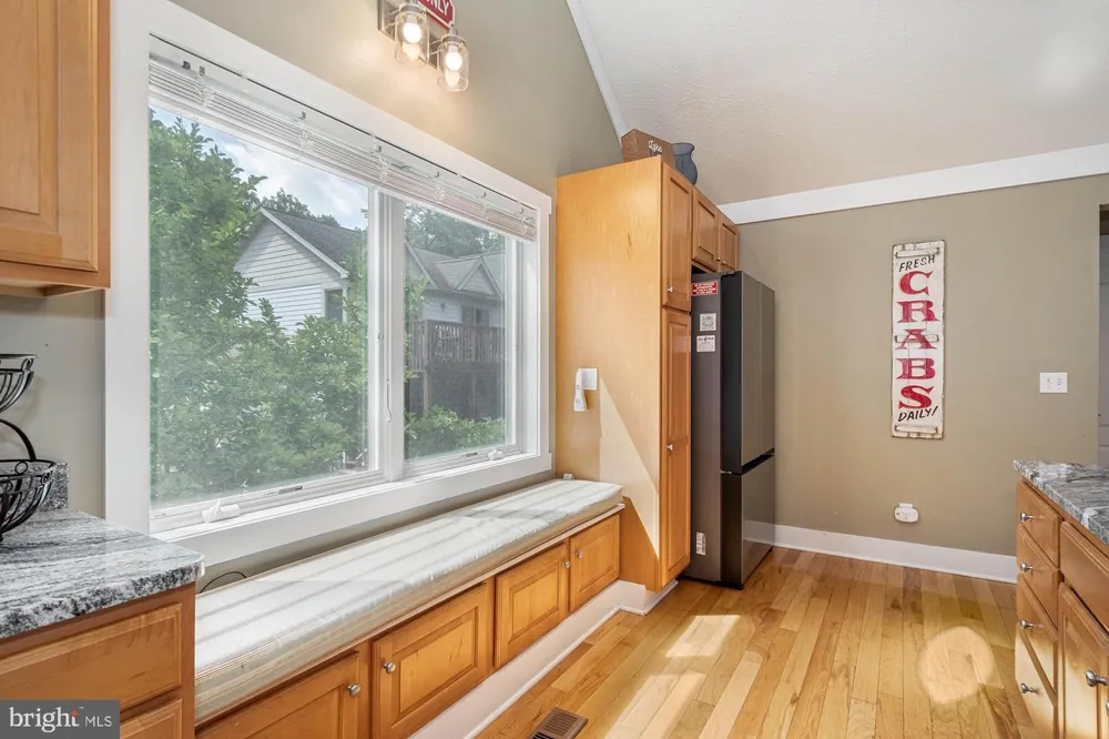 25 SILVER TREE LANE Oakland, MD 21550
