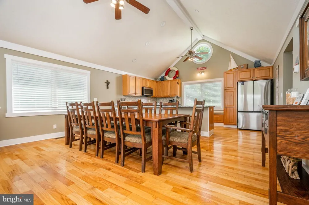 25 SILVER TREE LANE Oakland, MD 21550