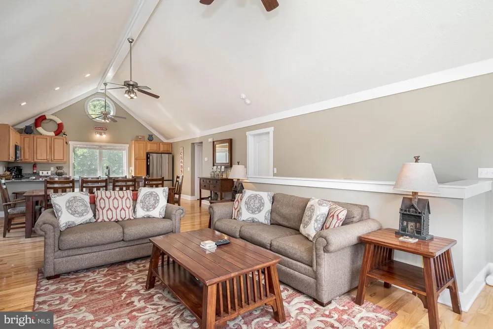 25 SILVER TREE LANE Oakland, MD 21550