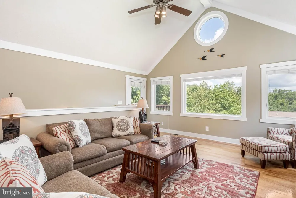 25 SILVER TREE LANE Oakland, MD 21550