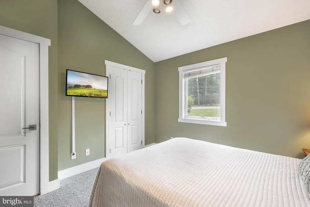 25 SILVER TREE LANE Oakland, MD 21550