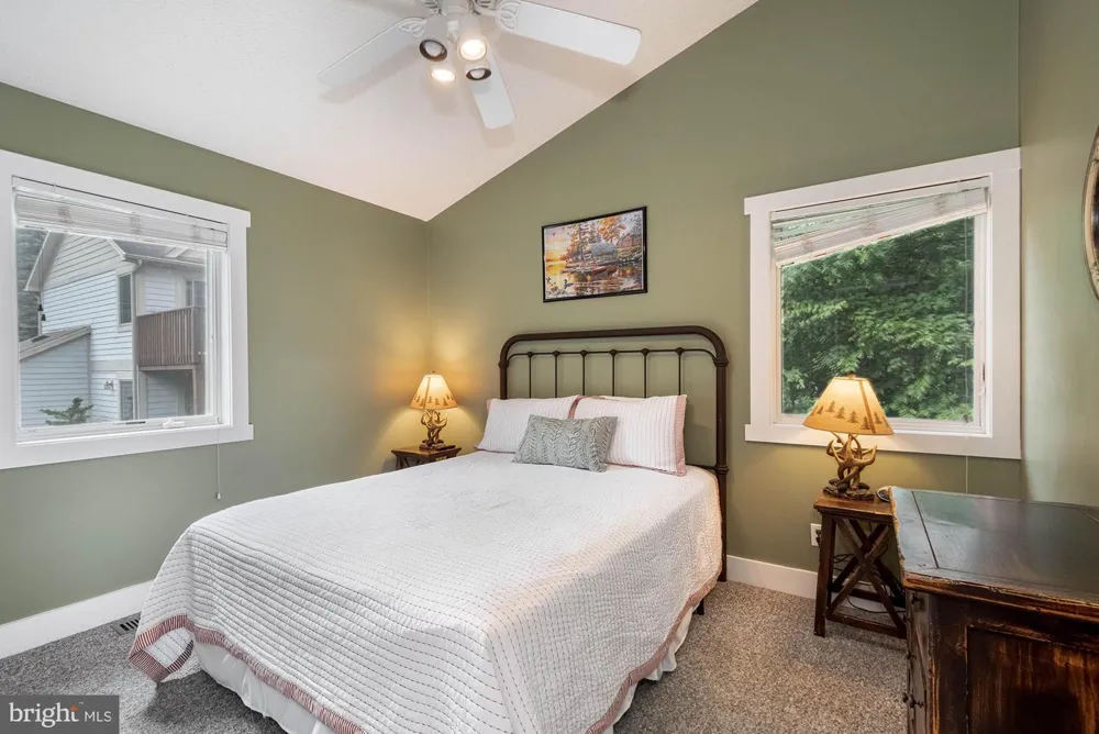 25 SILVER TREE LANE Oakland, MD 21550