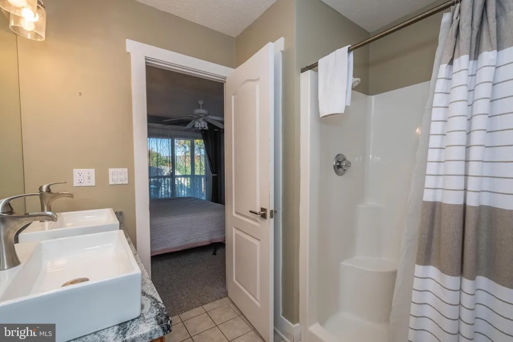 25 SILVER TREE LANE Oakland, MD 21550