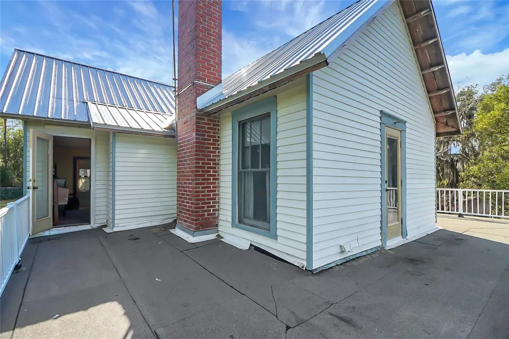 9210 COUNTY ROAD 48 Yalaha, FL 34797