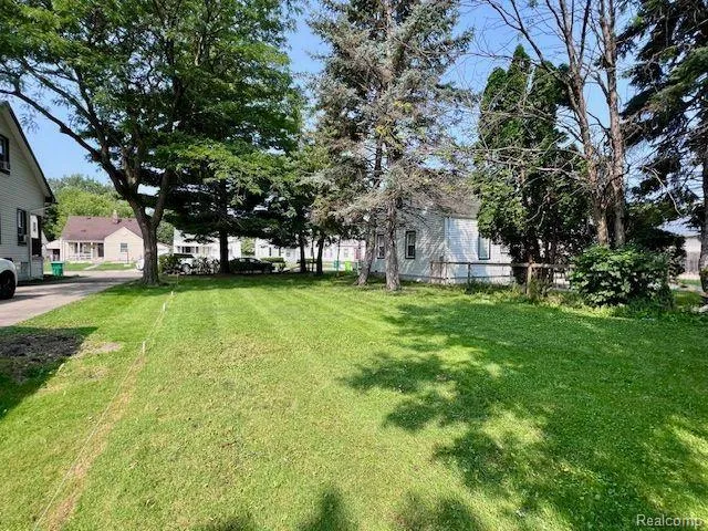 22106 DONALD AVENUE Eastpointe City, MI 48021