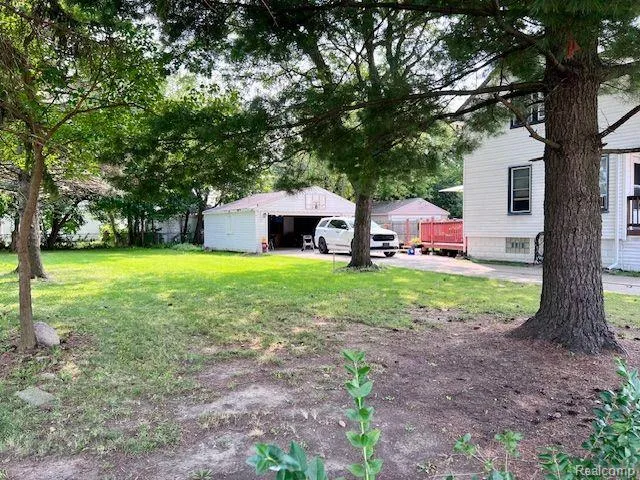22106 DONALD AVENUE Eastpointe City, MI 48021