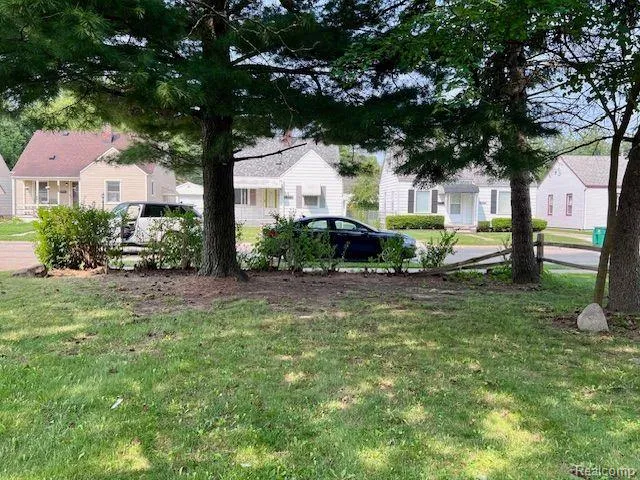 22106 DONALD AVENUE Eastpointe City, MI 48021
