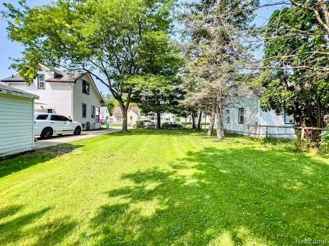 22106 DONALD AVENUE Eastpointe City, MI 48021