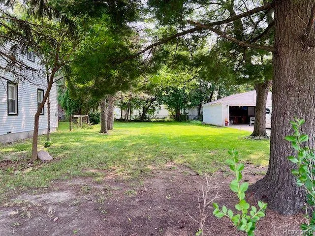 22106 DONALD AVENUE Eastpointe City, MI 48021