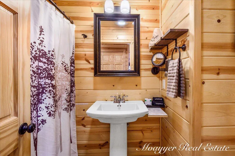 3577 Kingfisher Cove Drive Saugatuck Township, MI 49453