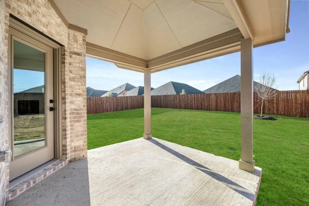 231 Ivory Brook Cove Drive Lavon, TX 75166