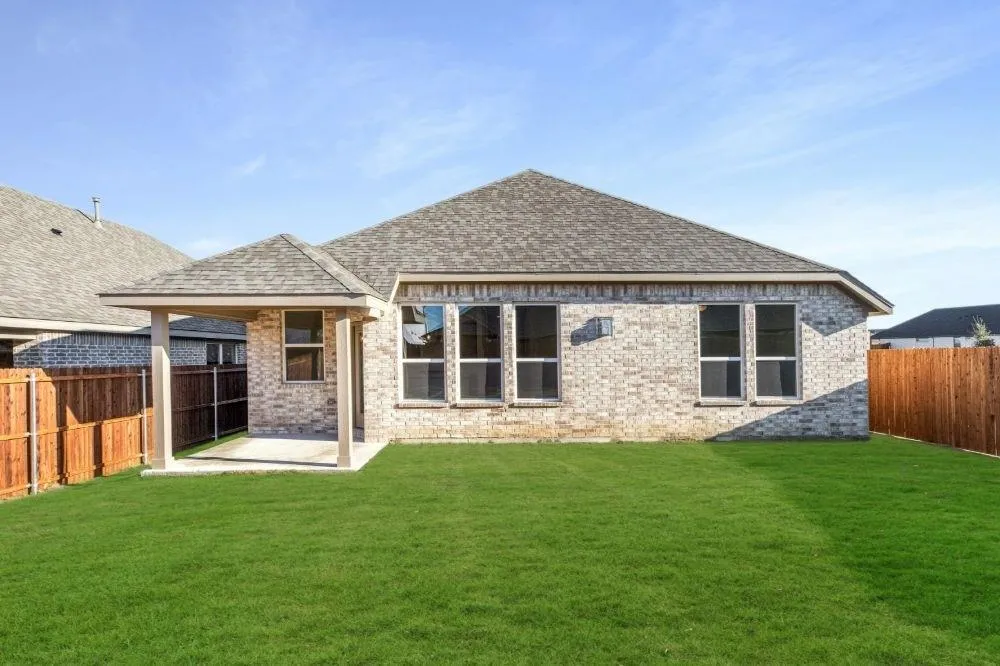 231 Ivory Brook Cove Drive Lavon, TX 75166