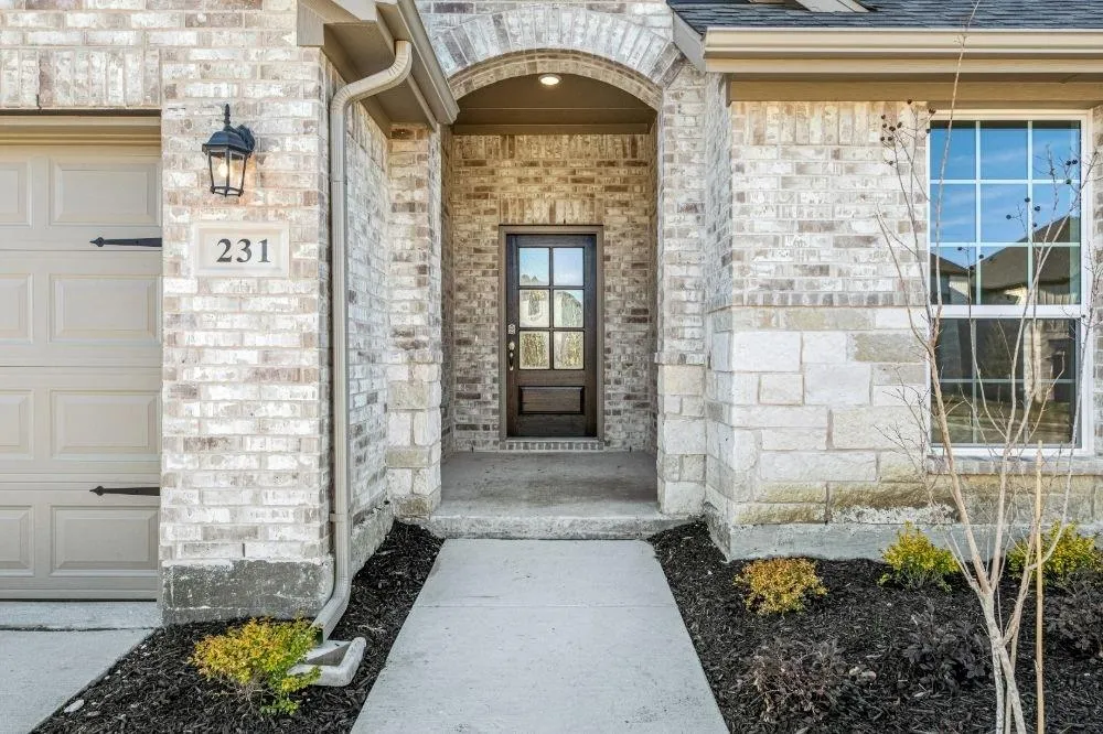 231 Ivory Brook Cove Drive Lavon, TX 75166