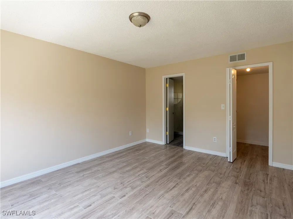 LAGUNA BAY CIRCLE #37 Kissimmee, FL 34746