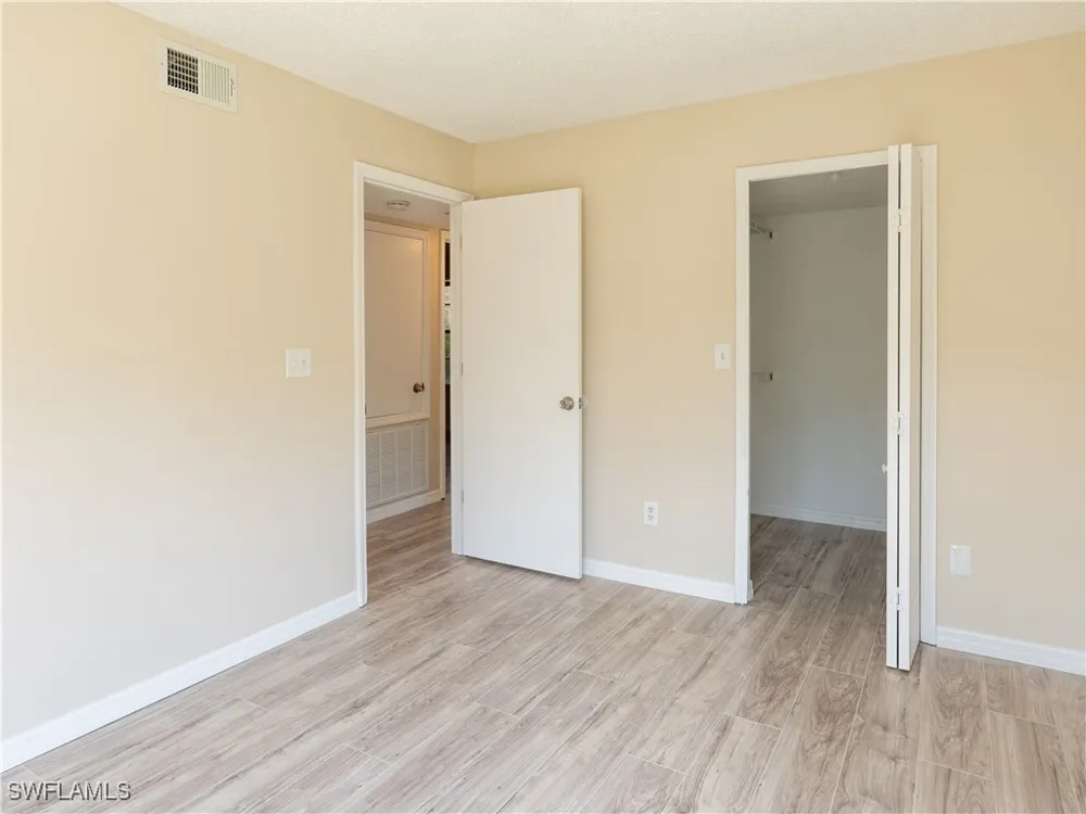 LAGUNA BAY CIRCLE #37 Kissimmee, FL 34746