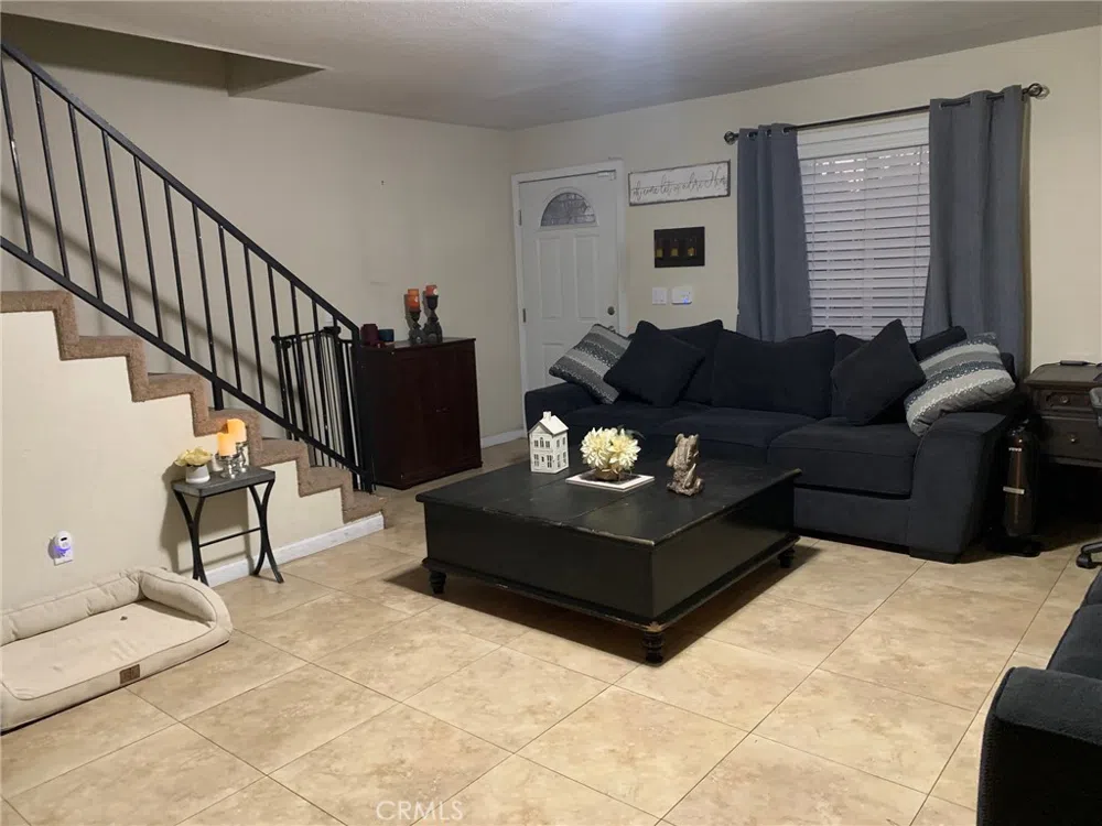 10316 S San Pedro Street Los Angeles, CA 90003