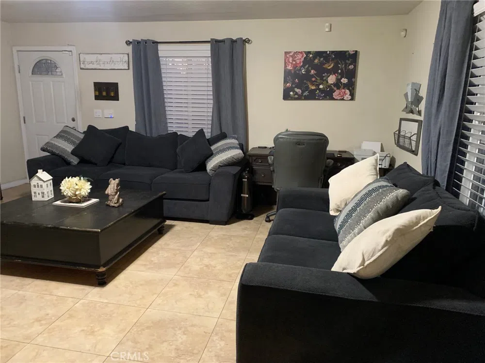 10316 S San Pedro Street Los Angeles, CA 90003