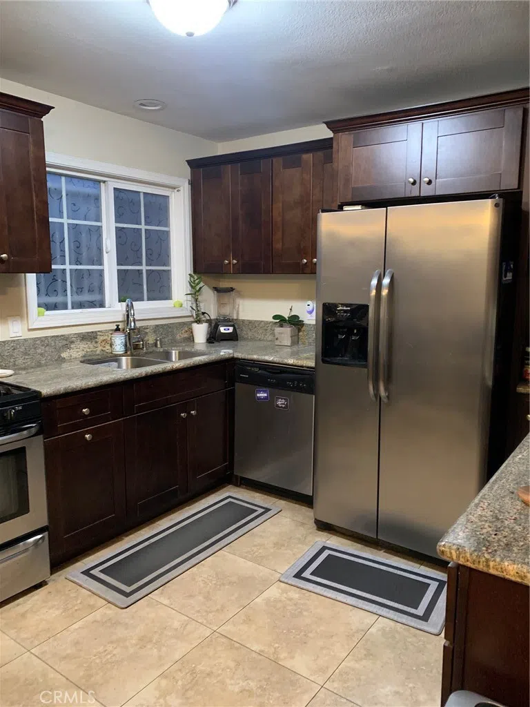 10316 S San Pedro Street Los Angeles, CA 90003