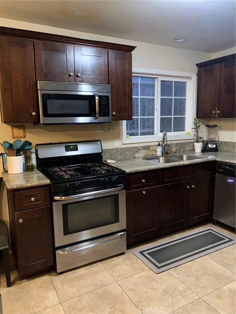 10316 S San Pedro Street Los Angeles, CA 90003