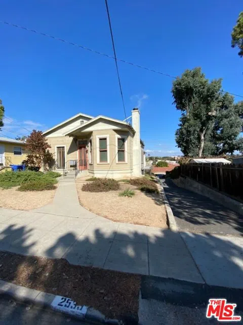 2539 7th Street #C