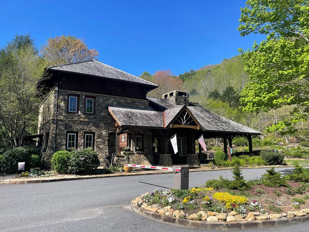 Allspice Ct Tuckasegee, NC 28783