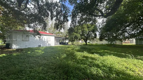 205 Seaman Ave