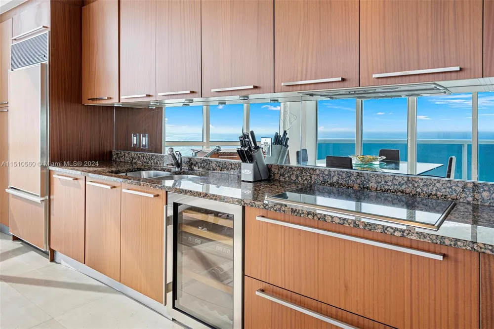 15901 Collins Ave #2801 Sunny Isles Beach, FL 33160