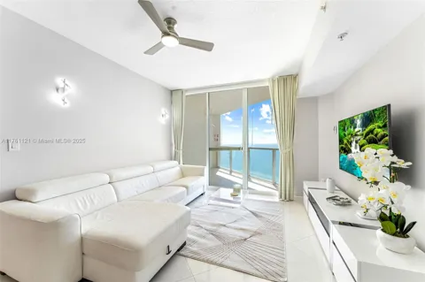 16699 Collins Ave #2810