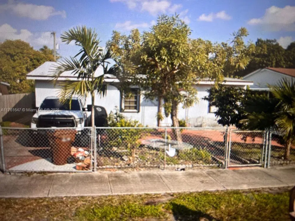 625 E 28th St Hialeah, FL 33013