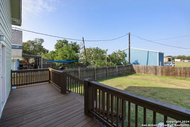 1403 S Young Rockport, TX 78382