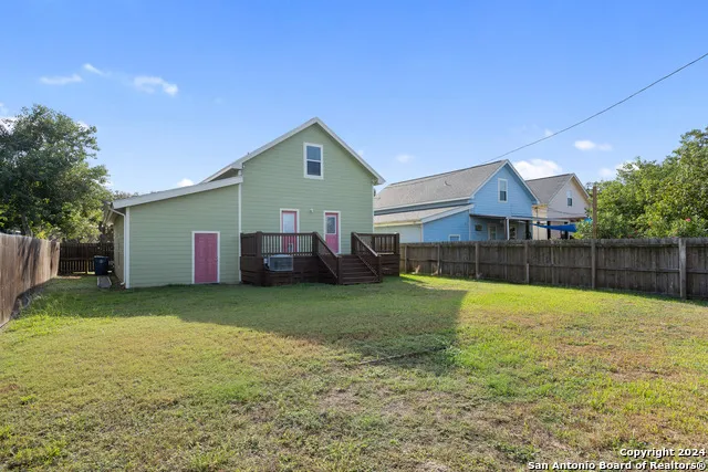 1403 S Young Rockport, TX 78382