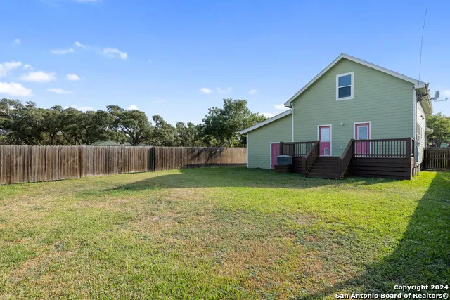 1403 S Young Rockport, TX 78382