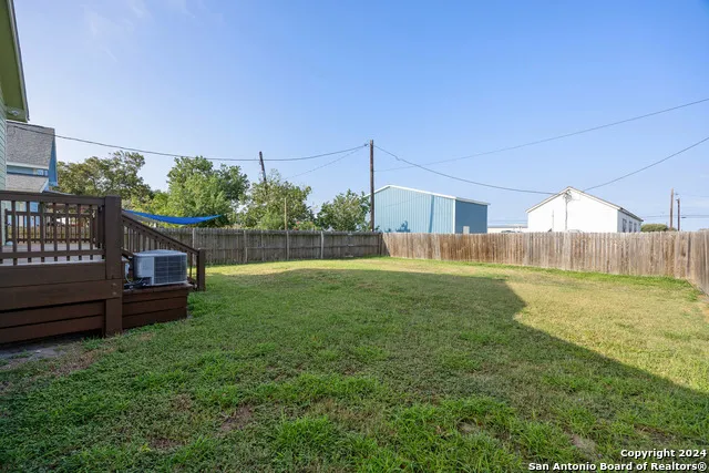 1403 S Young Rockport, TX 78382