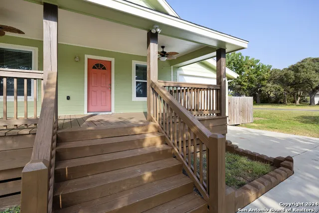 1403 S Young Rockport, TX 78382