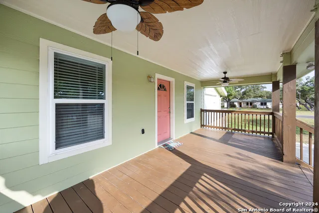 1403 S Young Rockport, TX 78382