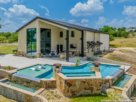 1275 Cypress Creek