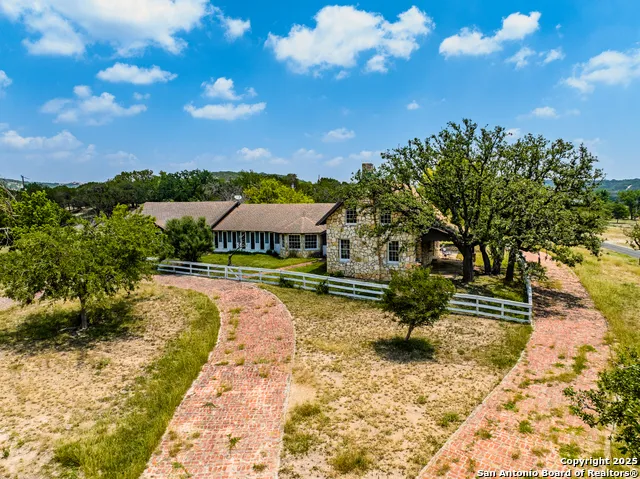 1275 Cypress Creek Kerrville, TX 78003