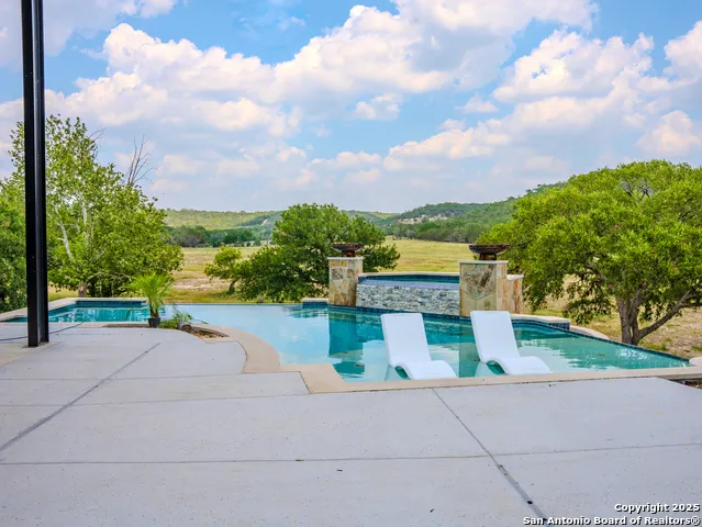 1275 Cypress Creek Kerrville, TX 78003