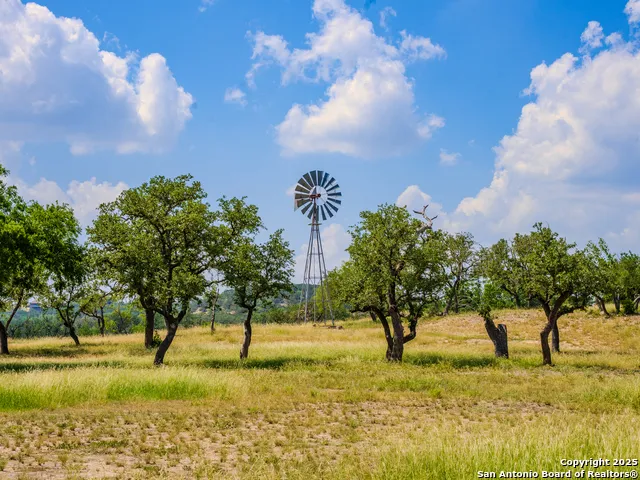 1275 Cypress Creek Kerrville, TX 78003