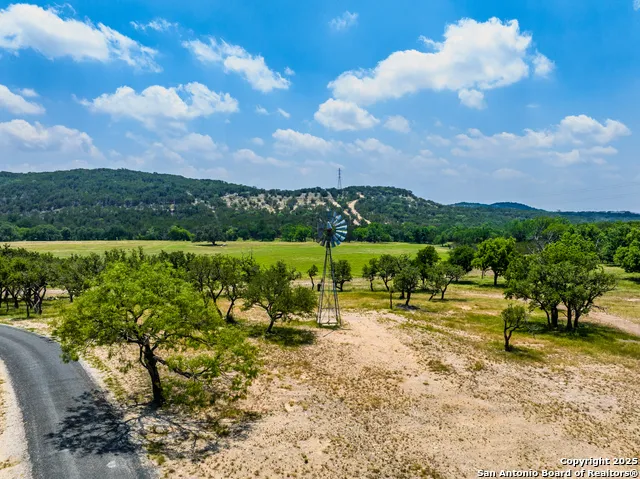 1275 Cypress Creek Kerrville, TX 78003