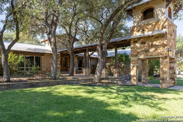 211 Bear Creek Kerrville, TX 78028