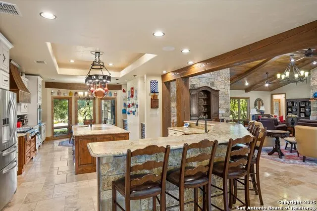 211 Bear Creek Kerrville, TX 78028
