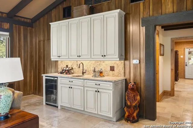 211 Bear Creek Kerrville, TX 78028