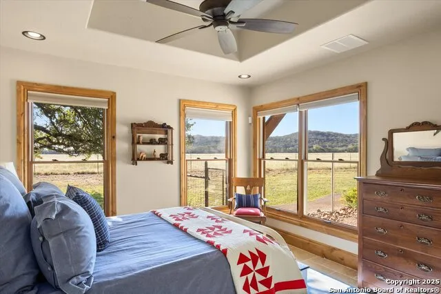211 Bear Creek Kerrville, TX 78028