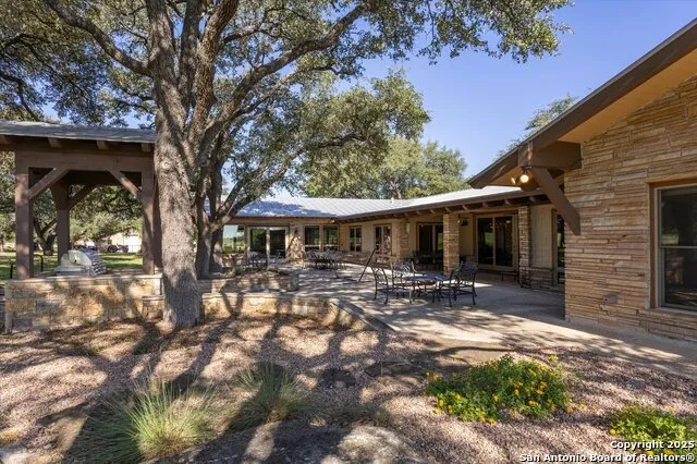 211 Bear Creek Kerrville, TX 78028