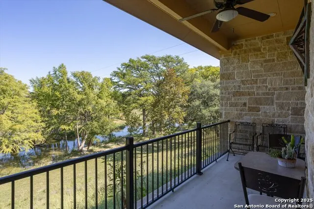 211 Bear Creek Kerrville, TX 78028